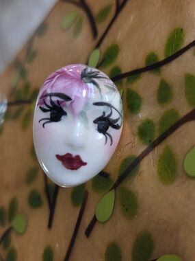 Hand-Painted Porcelain Face Brooch Pin – Signed “Kathleen THOMAS”